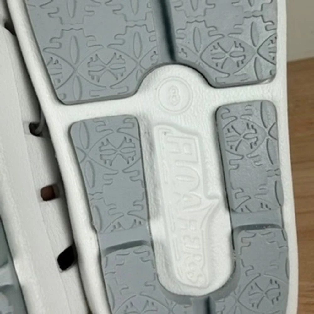 Floafers Prodigy Driver Toddler Shoe Sz 8 White Harbor Mist Gray EVA Foam NWT